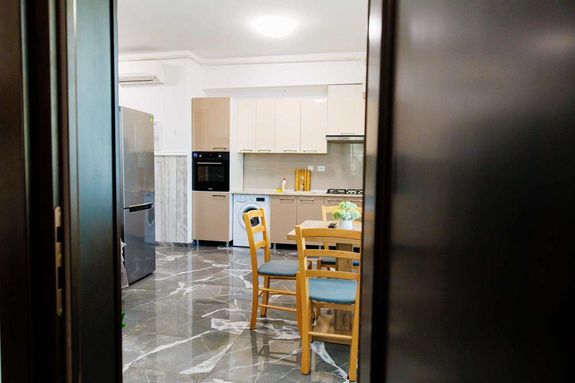Luxury Lazar Towers Palas Mall Area 雅西 外观 照片
